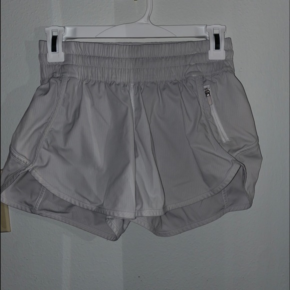 lululemon athletica Pants - WHITE LULULEMON TRACKER SHORTS